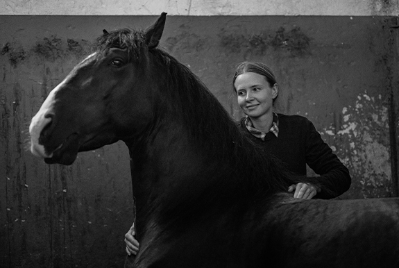 Pistolet do masażu dla koni – jak wspierać regenerację i zdrowie Twojego wierzchowca?